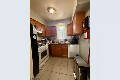15 Hayes, Elizabeth, NJ 07202 - Photo 3