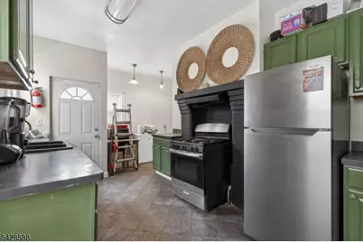 52 Clifford St, East Orange, NJ 07018 - Photo 7