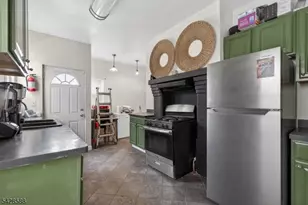 52 Clifford St, East Orange, NJ 07018 - Photo 7