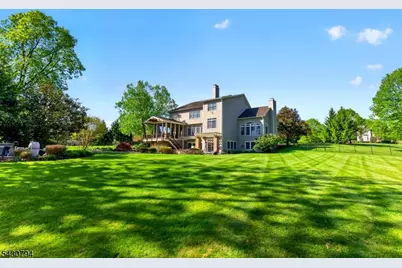 8 Morningside Ct, Raritan Township, NJ 08822 - Photo 11