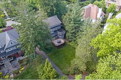 221 Christopher St, Montclair, NJ 07042 - Photo 45