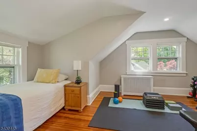 221 Christopher St, Montclair, NJ 07042 - Photo 31