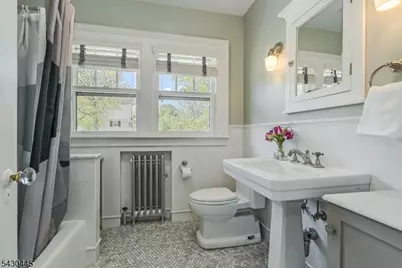 221 Christopher St, Montclair, NJ 07042 - Photo 27