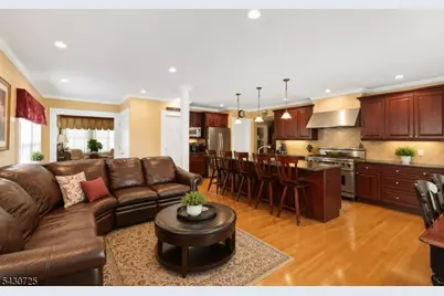 7 Wayland Dr, Verona Twp., NJ 07044 - Photo 11