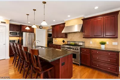 7 Wayland Dr, Verona Twp., NJ 07044 - Photo 9
