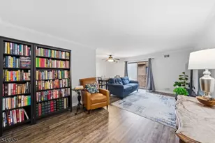 825 Riverside Ave, Lyndhurst Township, NJ 07071 - Photo 5