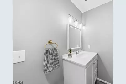 825 Riverside Ave #203, Lyndhurst Township, NJ 07071 - Photo 21