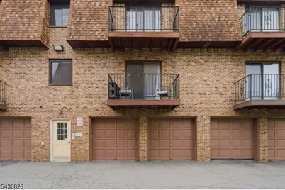 825 Riverside Ave #203, Lyndhurst Township, NJ 07071 - Photo 3