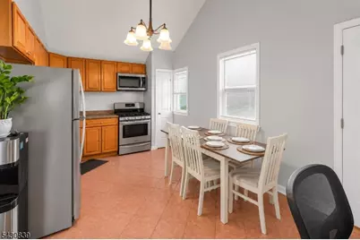 108 Ottawa Ave #2, Hasbrouck Heights, NJ 07604 - Photo 5