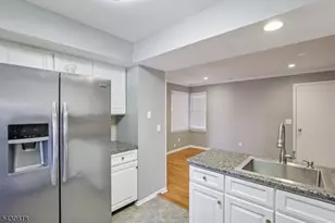 13 Eton Ct, Bedminster Township, NJ 07921 - Photo 13