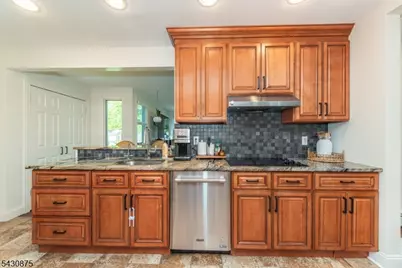 18 Evergreen Dr, Lincoln Park, NJ 07035 - Photo 15
