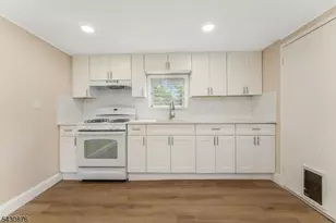 33 B Sergeantsville, Raritan Township, NJ 08822 - Photo 3
