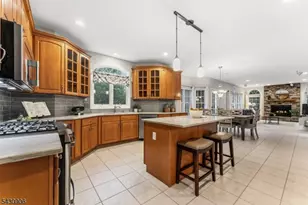 305 Charlton Ln, Branchburg Township, NJ 08853 - Photo 15