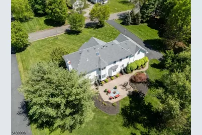 305 Charlton Ln, Branchburg Township, NJ 08853 - Photo 7