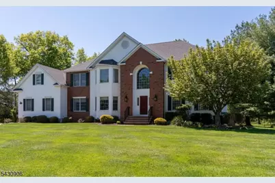 305 Charlton Ln, Branchburg Township, NJ 08853 - Photo 3