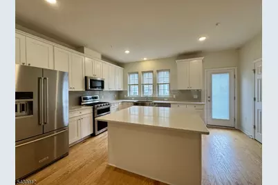 2 Gala Ct, Livingston, NJ 07039 - Photo 5