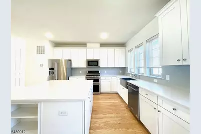 2 Gala Ct, Livingston, NJ 07039 - Photo 7