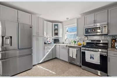 65 Miller Ave, Elmwood Park, NJ 07407 - Photo 9