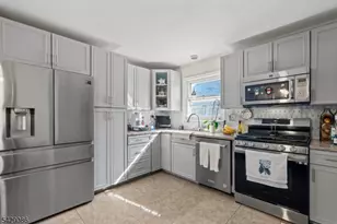 65 Miller Ave, Elmwood Park, NJ 07407 - Photo 9