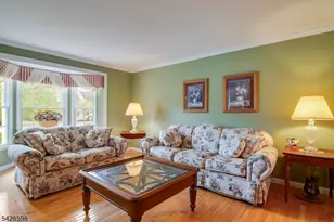 14 Chelsea Dr, Jefferson Township, NJ 07438 - Photo 5