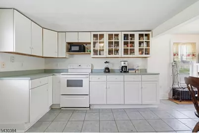 138 Bartley Rd, Washington Township, NJ 07853 - Photo 3