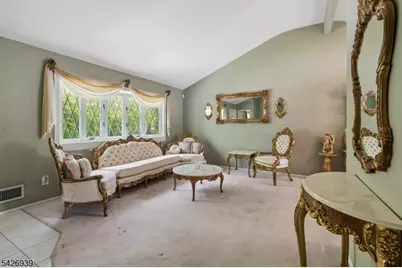135 Roosevelt Ave, Woodbridge Township, NJ 07067 - Photo 3