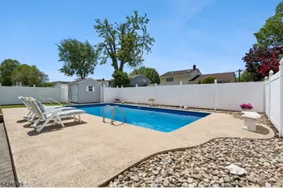 135 Roosevelt Ave, Woodbridge Township, NJ 07067 - Photo 19
