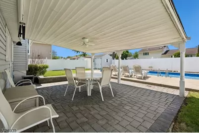 135 Roosevelt Ave, Woodbridge Township, NJ 07067 - Photo 17