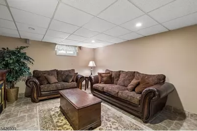 135 Roosevelt Ave, Woodbridge Township, NJ 07067 - Photo 15