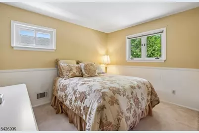 135 Roosevelt Ave, Woodbridge Township, NJ 07067 - Photo 11