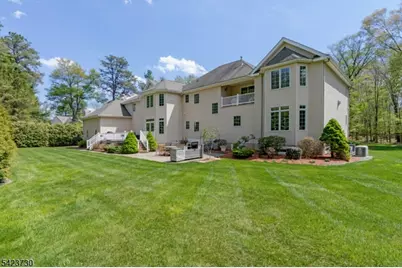 17 Constitution Ave, Roxbury Township, NJ 07876 - Photo 5