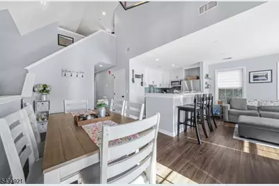 322 Cambridge Dr, Butler, NJ 07405 - Photo 5