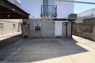 13-15 Garibaldi Ave, Newark, NJ 07114 - Photo 25