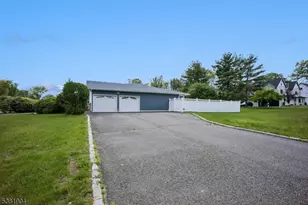 39 Wingate Dr, Livingston, NJ 07039 - Photo 27