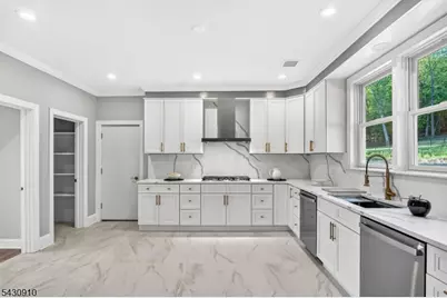 1395 Washington Valley Rd, Bridgewater, NJ 08807 - Photo 11