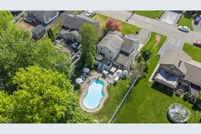 25 Meadow Dr, Little Falls Township, NJ 07424 - Photo 1