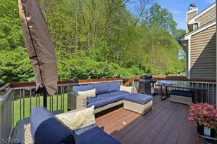 34 Edgefield Dr, Parsippany, NJ 07950 - Photo 33