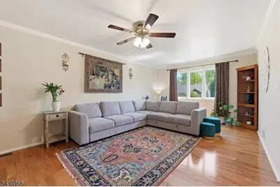 34 Edgefield Dr, Parsippany, NJ 07950 - Photo 7