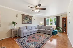 34 Edgefield Dr, Parsippany, NJ 07950 - Photo 7