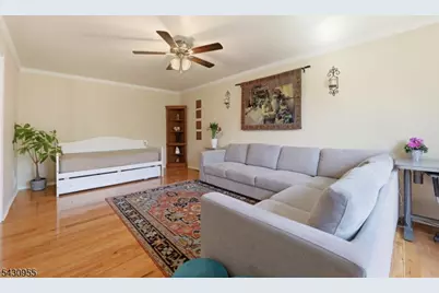 34 Edgefield Dr, Parsippany, NJ 07950 - Photo 9