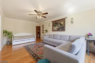34 Edgefield Dr, Parsippany, NJ 07950 - Photo 9