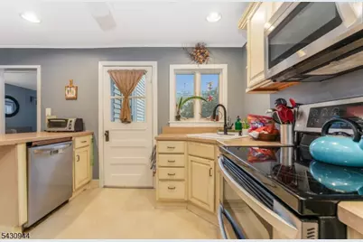 64 Brunswick Ave, Bloomsbury, NJ 08804 - Photo 11