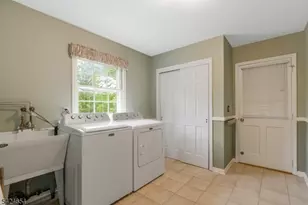 908 Sherwood Rd, Bridgewater, NJ 08807 - Photo 23