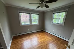 35 Mayne Ave, Byram Township, NJ 07874 - Photo 9