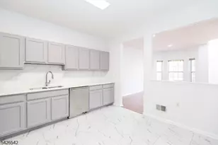 148 Forest Dr, Piscataway Township, NJ 08854 - Photo 19