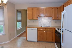 136 Arbor Way, Branchburg Township, NJ 08876 - Photo 3