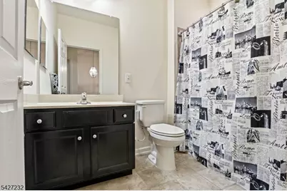 9 Station Sq, Union Township, NJ 07083 - Photo 17