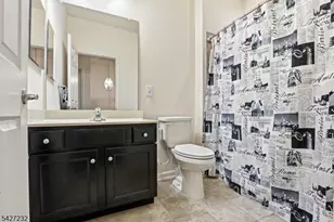 9 Station Sq, Union Township, NJ 07083 - Photo 17