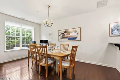 9 Station Sq, Union Township, NJ 07083 - Photo 11