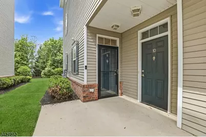 9 Station Sq, Union Township, NJ 07083 - Photo 5